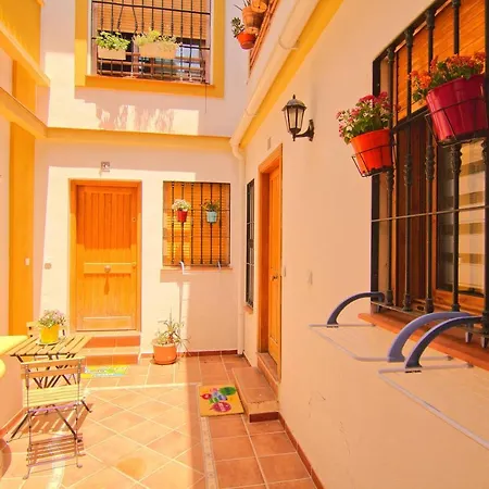 Altamalaga Apts * Малага